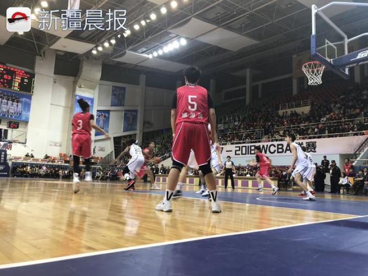 药厂客场绝杀升至第三名  
